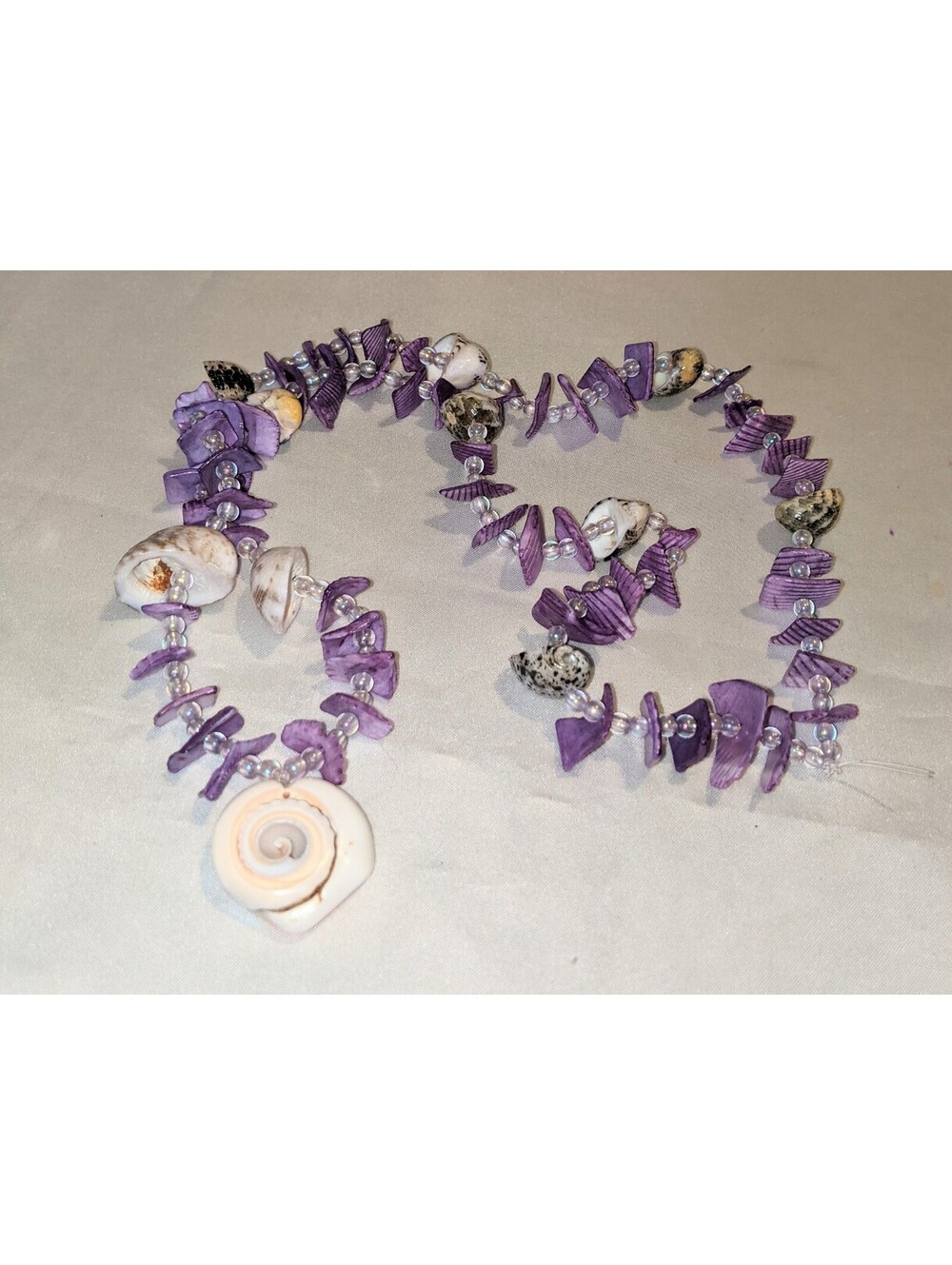 Vintage SeaShells & Purple Shell Pieces Beaded Chunky Statement Necklace 26" EUC - Picture 7 of 8